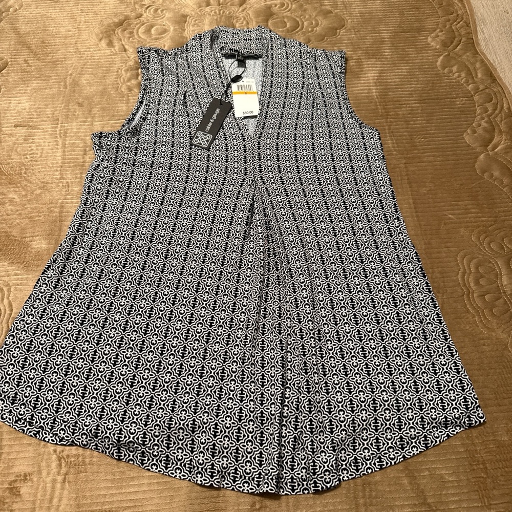 Cable & Gauge Black and White Sleeveless Top